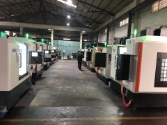 闆(pan)式家(jia)具設(she)備之(zhi)廣東(dong)廠家(jia)：封邊(bian)機開(kai)料機(ji)數控(kong)的展(zhan)示